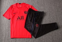 Maglia di Formazione Paris Saint Germain Set Completo 2019 2020 Rosso Nero Maglia di Formazione Paris Saint Germain Set Completo 2019 2020 Rosso Nero