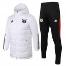 Giù Giacca Bayern Munich Set Completo 2020 2021 Bianco Giù Giacca Bayern Munich Set Completo 2020 2021 Bianco