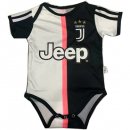 Maglia Juventus Home Onesies Bambino 2019 2020 Bianco Nero Maglia Juventus Home Onesies Bambino 2019 2020 Bianco Nero