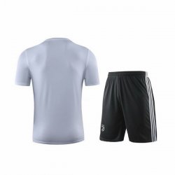 Maglia di Formazione Juventus Set Completo 2019 2020 Nero Grigio Maglia di Formazione Juventus Set Completo 2019 2020 Nero Grigio